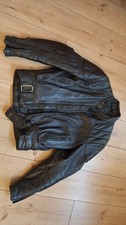 Motorradlederjacke Grüße.48