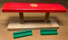 Eichhorn - Holz-Bahnhof mit 2