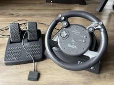 Lenkrad mit Pedale für