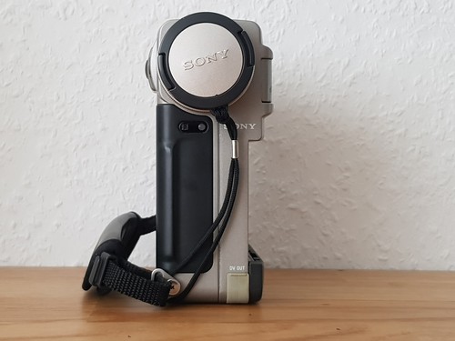 Sony dcr pc7e handycam - sony, dcr-pc7e