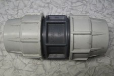 Plasson Klemmfittings Serie18 - PE Rohr  Kupplung 63 mm 