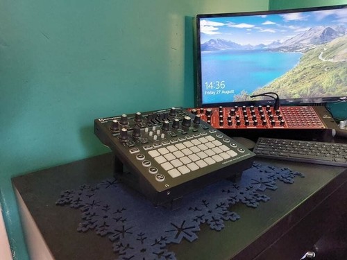 Novation circuit tracks rhythm - circuit,