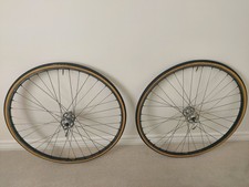 Campagnolo Record Large Flange Naben auf Ambrosio Montreal Felgen. Vittoria Röhren