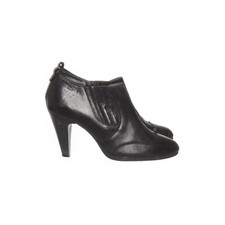 Roberto Santi, Stiefeletten