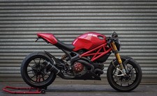 DUCATI MONSTER SPITZE 696 796 1100 KOMPLETT MIT BÜGEL