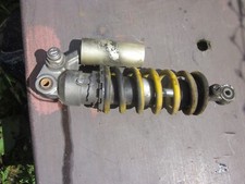 Yamaha R1, RN01, Stoßdämpfer