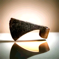 Alter französischer Axtkopf