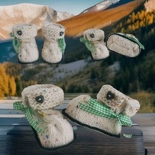 Babyschuhe gestrickt warm Tracht beige mit Noppen grün Zopf Mädchen Jungen 10 cm