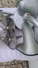 Minna DBP Küchenmaschine mit Saugfuß und 5 Scheiben + Saftpresse 