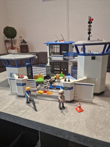 71873 police 6872 polizei - police,