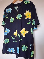 Wunderschöne Jörg Peterson Bluse dunkelblau mit Blüten Gr. 40 neuwertig
