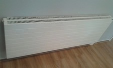 Arbonia Heizkörper Heizwand horizontal HHL 42/28-2  H=420mm, T=122mm ,B=1400mm