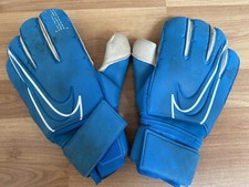 Matchworn paar Torwarthandschuhe von Gregor Kobel BVB Dortmund VfB Stuttgart