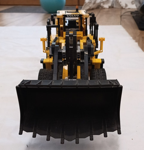 Lego technic 42030 volvo - lego,