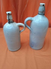  2x Antike Steingutflaschen / Tonkrüge mit Bügelverschluss – ca. 1 L und 1,5 L