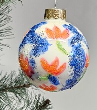 Christmas ball glass hand