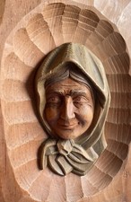 Holzrelief Frauenkopf Holz