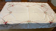 Weihnachts Tischdecke VINTAGE bestickt gehäckelt 150 x 120 cm Handarbeit