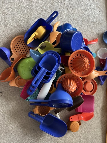 Tupperware catcher - tupperware, ei-catcher