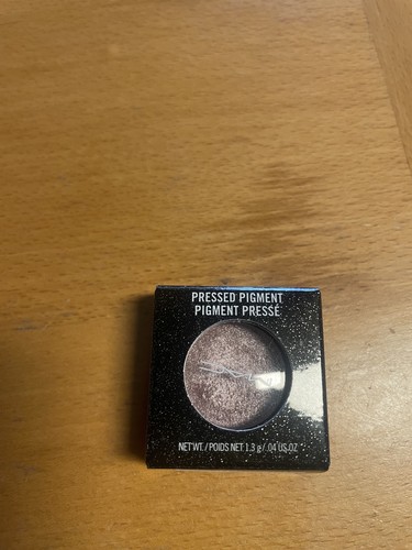 Mac pressed pigment - pigment, noble