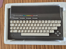 COMMODORE PLUS 4 plus/4 HOME COMPUTER, guter ORIGINAL ZUSTAND funktionsfähig OVP