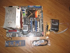 funktionierendes Mainboard Bundle Asus Rampage II Extreme, I7, 8 GB Ram