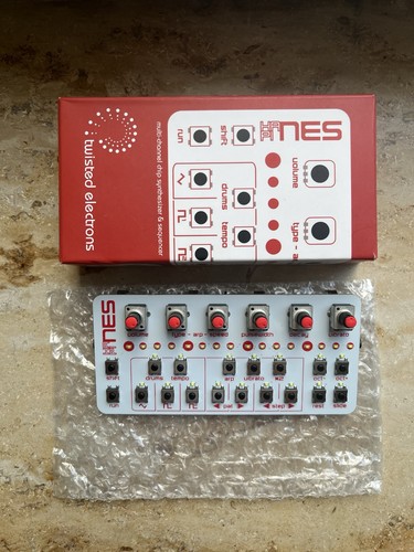 Twisted electrons hapines - twisted,