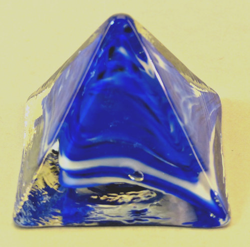 Skulptur aus glas der form - aus, in