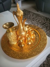 Tee-Set (Gold) m. 6 Tee Gläser, Tablett, Kelch+Kanne. Vintage Türkisch Metall