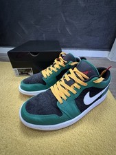 Jordan 1 Low SE  Weihnacht Spezial 2022 - Größe 42,5 - US9 -DQ8422 300