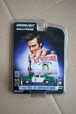 Greenlight 1983 Ford LTD Crown Victoria 1:64 Miami Police "Ace Ventura"