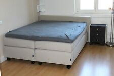 Karlsson Helsenborg Boxspringbett 160x200 mit Nachttisch