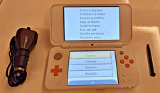 New Nintendo 2DS XL Handheld-Spielkonsole - Weiß/Orange
