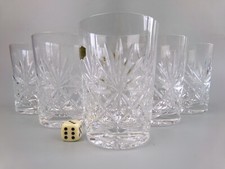 Becher aus geschliffenem