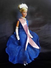 KOMPLETT: Barbie Dolls of the