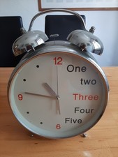 Mechanischer Wecker, Leuchtzeiger, Glockenschlag, Zeit, Vintage, Retro