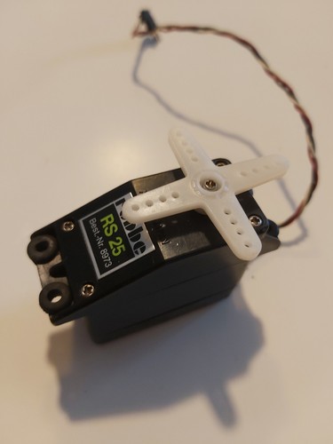 Robbe servos altes - 25,