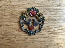 Zinn Bild, Wandbild, Anhänger, Bunt bemalt, 2 Tauben mit Herz,neuwertig,Höhe 7cm