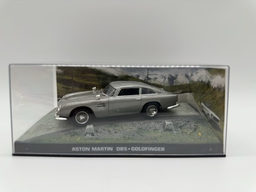 James bond aston martin - james,