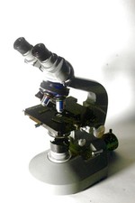Professionelles Mikroskop /