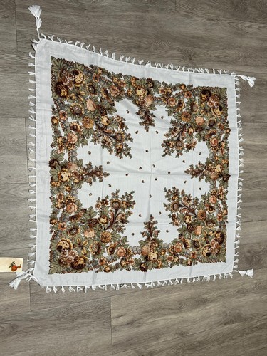 Traditionelles tuch - traditionelles, –