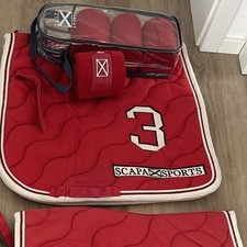 Scapa Sports Schabracke und Bandagen Set rot Dressur WB