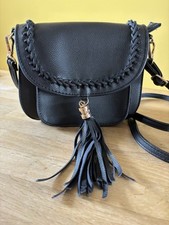 Hand-Tasche, schwarz, Fransen, Magnetverschluss, abnehmbarer Bügel, Neu, Top