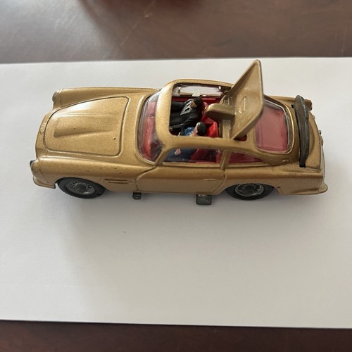 Corgi toys aston martin db5 - aston,