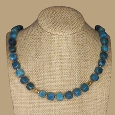 HANDMADE KETTE. EDELSTEINE - BLAUE APATIT.