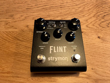Strymon Flint V2 mit schwarzen Drehreglern