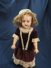 Alte Porzellanpuppe 1894 von Armand Marseille.