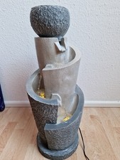 Gartenbrunnen mit LED Beleuchtung - Wasserspiel