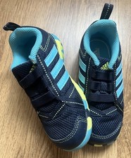 Blaue Sportschuhe ADIDAS