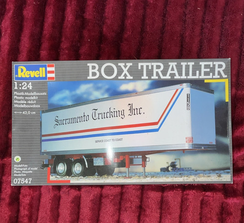 Revell box trailer 24 - box,